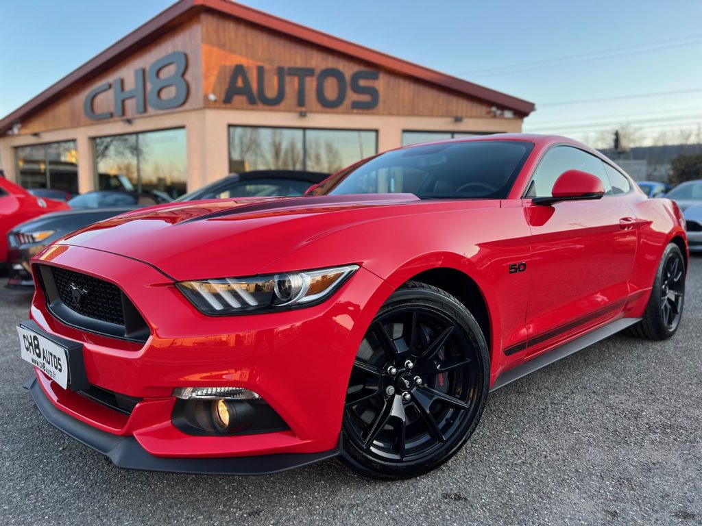 Ford Mustang v8 5.0 GT Fastback rouge pack Premium Boite automatique sync 3 *visible et disponible sur notre parc* 43900 €