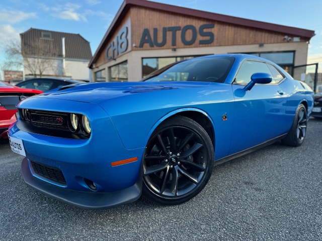 DODGE CHALLENGER V8 6.4 SCAT PACK 492ch BOITE AUTOMATIQUE BLEU SYSTEME AUDIO ALPINE *DISPONIBLE ET VISIBLE SUR NOTRE PARC* 54900 eur