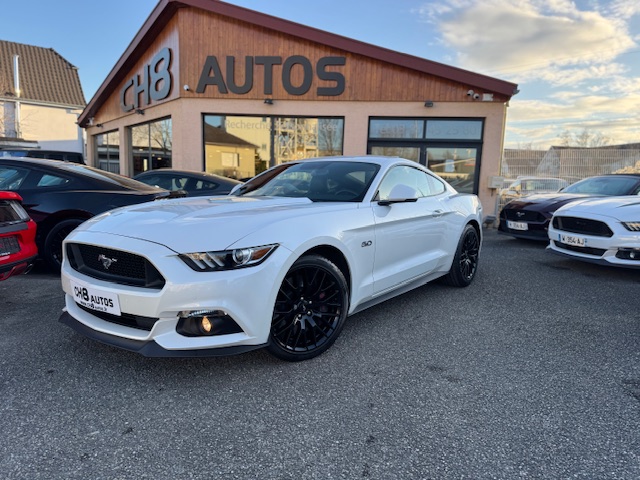 FORD MUSTANG V8 5.0 FASTBACK PACK PREMIUM 36198 KMS BLANC BOITE AUTOMATIQUE *DISPONIBLE ET VISIBLE SUR NOTRE PARC* 40900 €