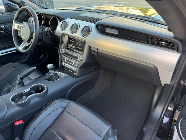 FORD MUSTANG FASTBACK 2.3 ECOBOOST PACK PREMIUM * DISPONIBLE ET VISIBLE SUR NOTRE PARC* 30900 eur