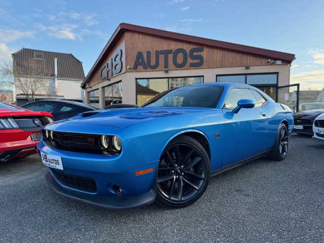 DODGE CHALLENGER V8 6.4 SCAT PACK 492ch BOITE AUTOMATIQUE BLEU SYSTEME AUDIO ALPINE *DISPONIBLE ET VISIBLE SUR NOTRE PARC* 54900 eur